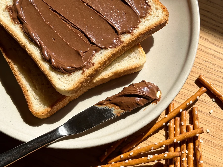 Tost sa Lino Ladom i slanim štapićima
